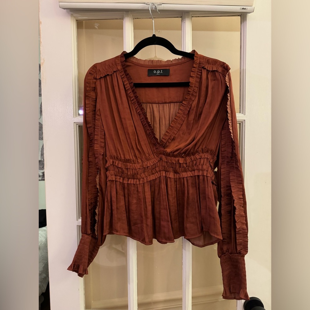 o.p.t blouse size XL (fits like a L)